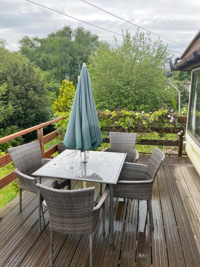 Private Holiday Home In Calm Site Wootton Bridge  ภายนอก รูปภาพ