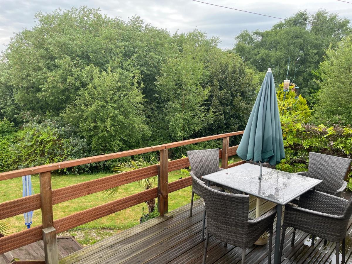 Private Holiday Home In Calm Site Wootton Bridge  ภายนอก รูปภาพ