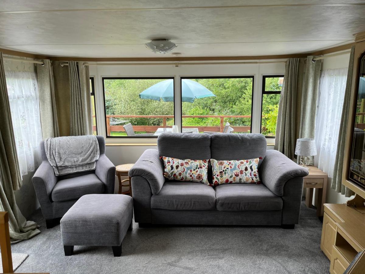 Private Holiday Home In Calm Site Wootton Bridge  ภายนอก รูปภาพ